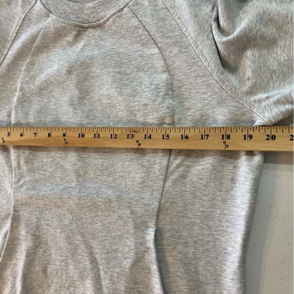 Lululemon Scuba Crew Heathered Core Ultra Light Grey Athletic Workout Sz 6* - Picture 9 of 13